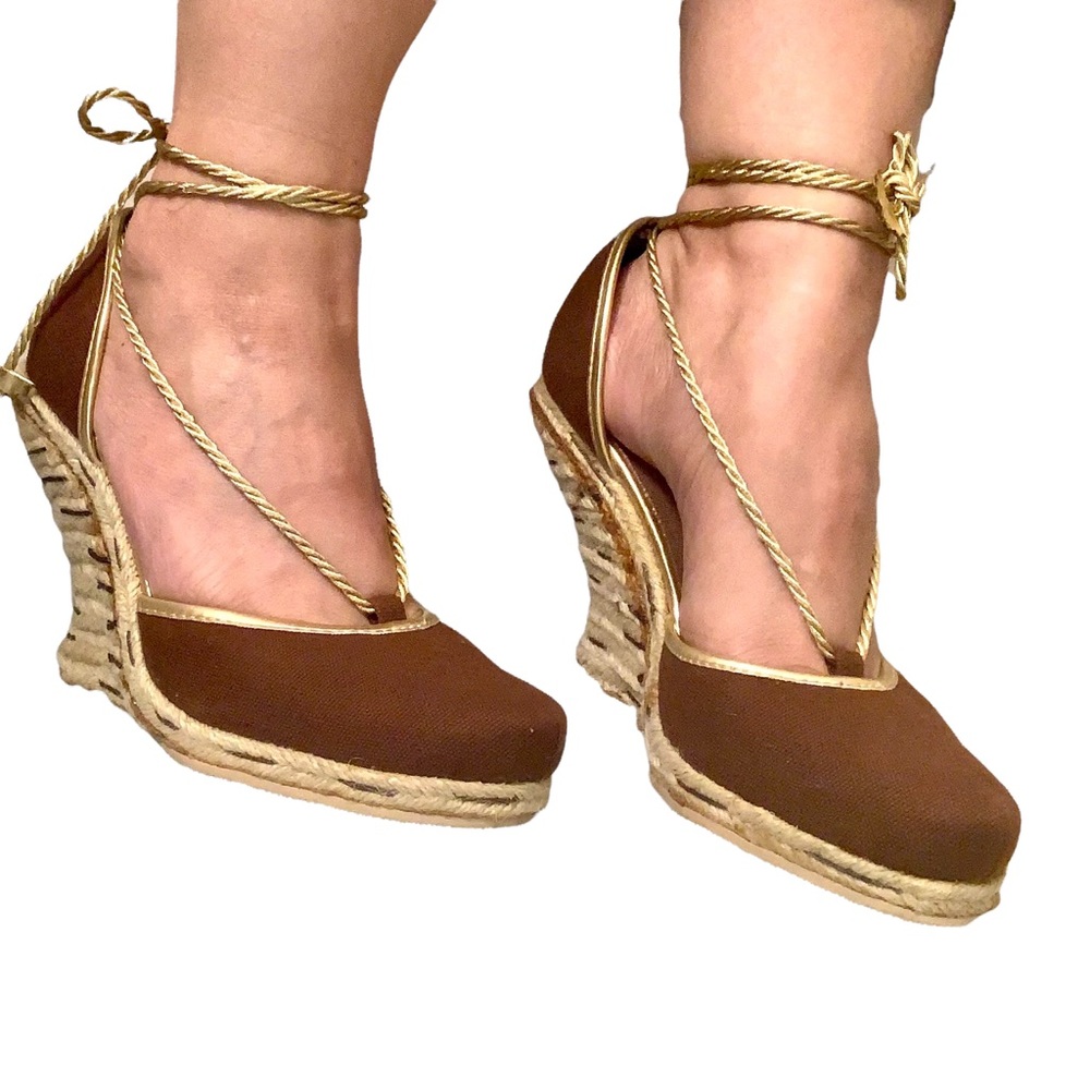 Curved Wedge Heel Ankle Wrap Sandal 6.5 Brown